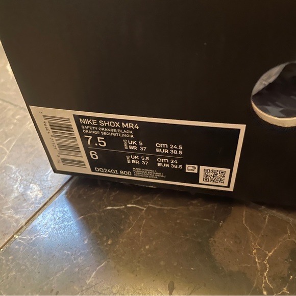 SOLD Martine Rose Nike MR4 - Picture 9 of 10